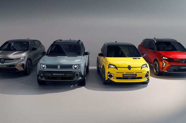 Renault Races Ahead in the EV Rankings as R5 E-Tech Electric Spearheads a Year of Success for the Brand