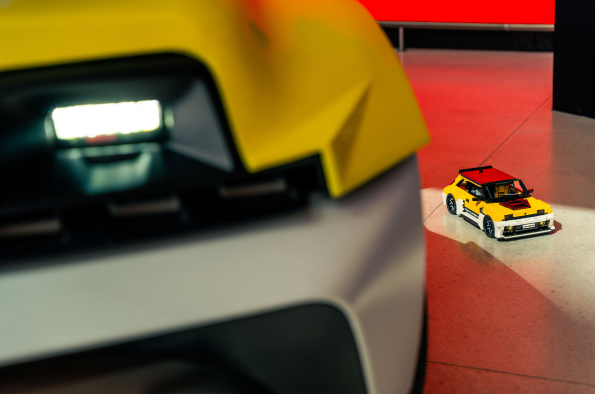 Renault backs fan-built LEGO® R5 Turbo 3E project, calling on public to support creator in his quest for 10,000 signatures so it can be considered for production