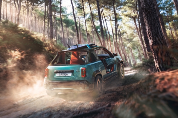 Renault 4 JP4x4 Concept: the “beach adventurer”