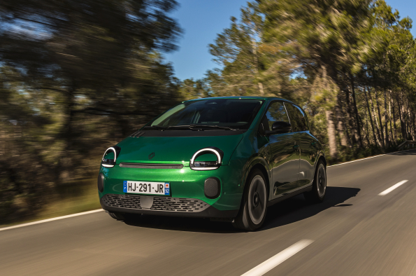 SMALL CAR, BIG VALUE: RENAULT TWINGO E-TECH ELECTRIC WINS ‘VALUE CAR OF THE YEAR’ AT THE 2026 NEWS UK MOTOR AWARDS