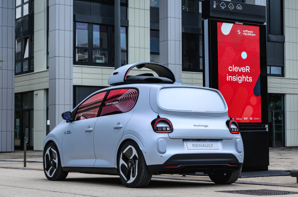cleveR Insights: a mobile platform to collect and analyse urban data in real time