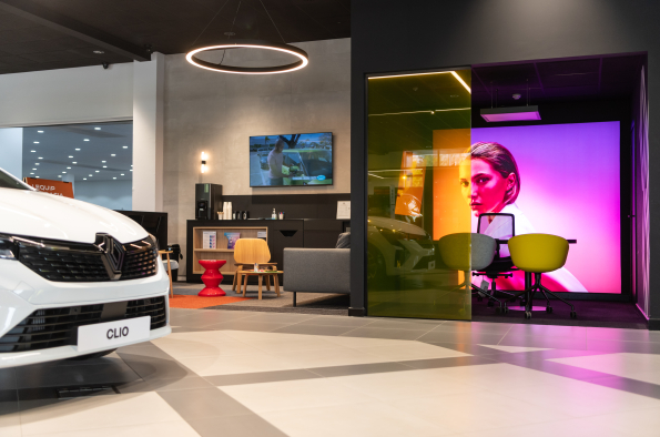 Park’s Renault East Kilbride is the latest UK retailer to feature brand’s new network corporate identity