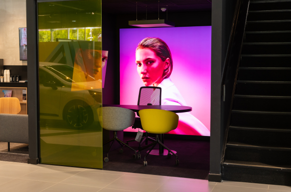 Park’s Renault East Kilbride is the latest UK retailer to feature brand’s new network corporate identity