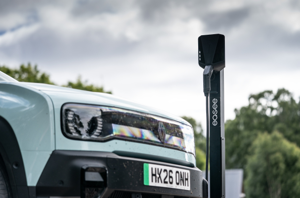 Renault 4 E-Tech electric ‘Plein Sud’ completes solar-powered Land’s End to John O’Groats Drive