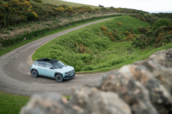 Renault 4 E-Tech electric ‘Plein Sud’ completes solar-powered Land’s End to John O’Groats Drive