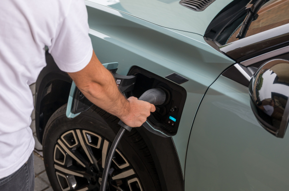 Renault EV owners prove electric car adoption is now driven by desire, not duty, as design and cost benefits capture buyers‘ heads and hearts