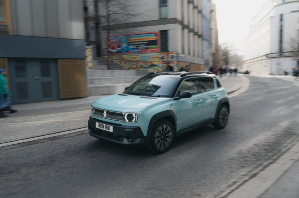 Renault 4 E-Tech electric