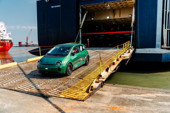 Renault Twingo E-Tech electric ‘Le Frog’ makes the leap to UK retailers ahead of general order books opening