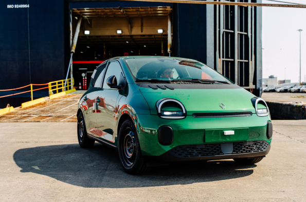 Renault Twingo E-Tech electric ‘Le Frog’ makes the leap to UK retailers ahead of general order books opening