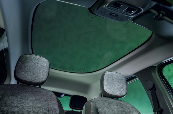 Twingo E-Tech electric with Twingobay panoramic glass roof